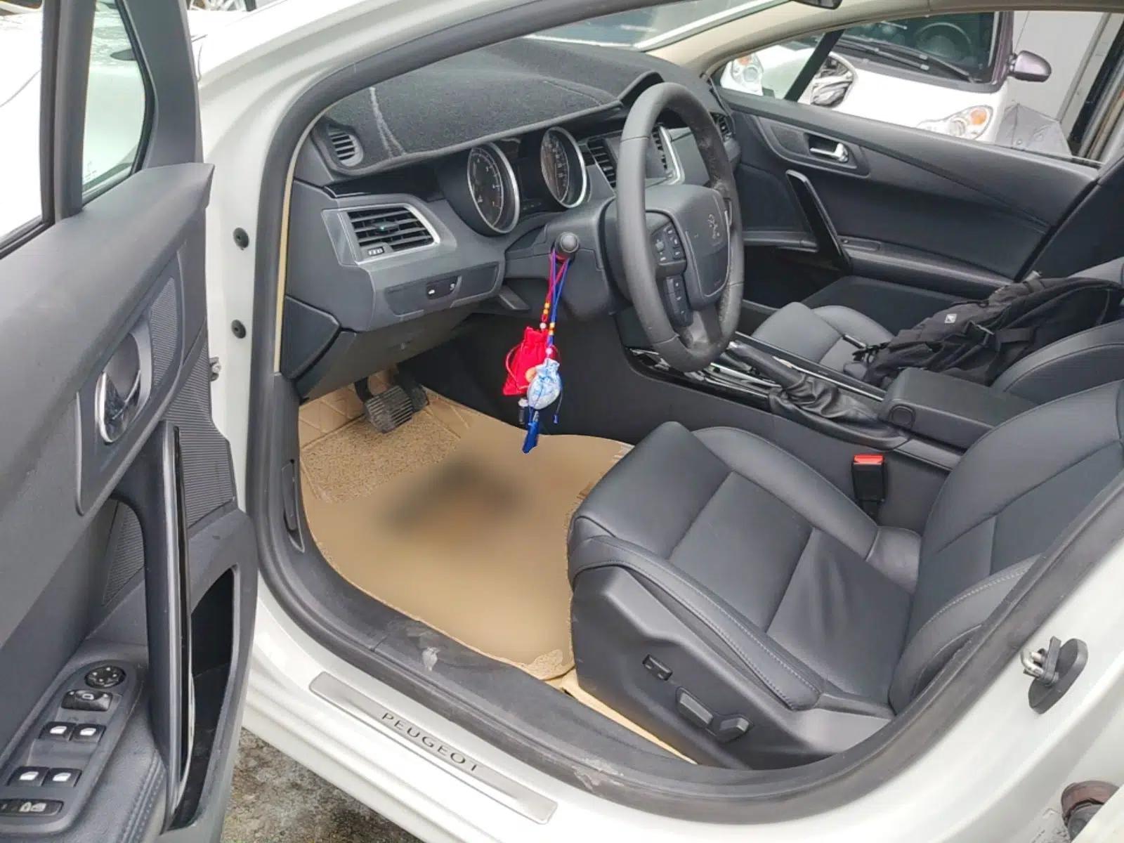 Peugeot 508 2013 2.0L 2nd Anniversary Edition with Automatic Sunroof – Classic Version — миниатюра 18