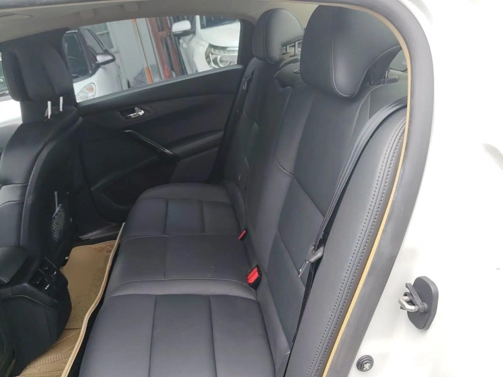 Peugeot 508 2013 2.0L 2nd Anniversary Edition with Automatic Sunroof – Classic Version — миниатюра 20