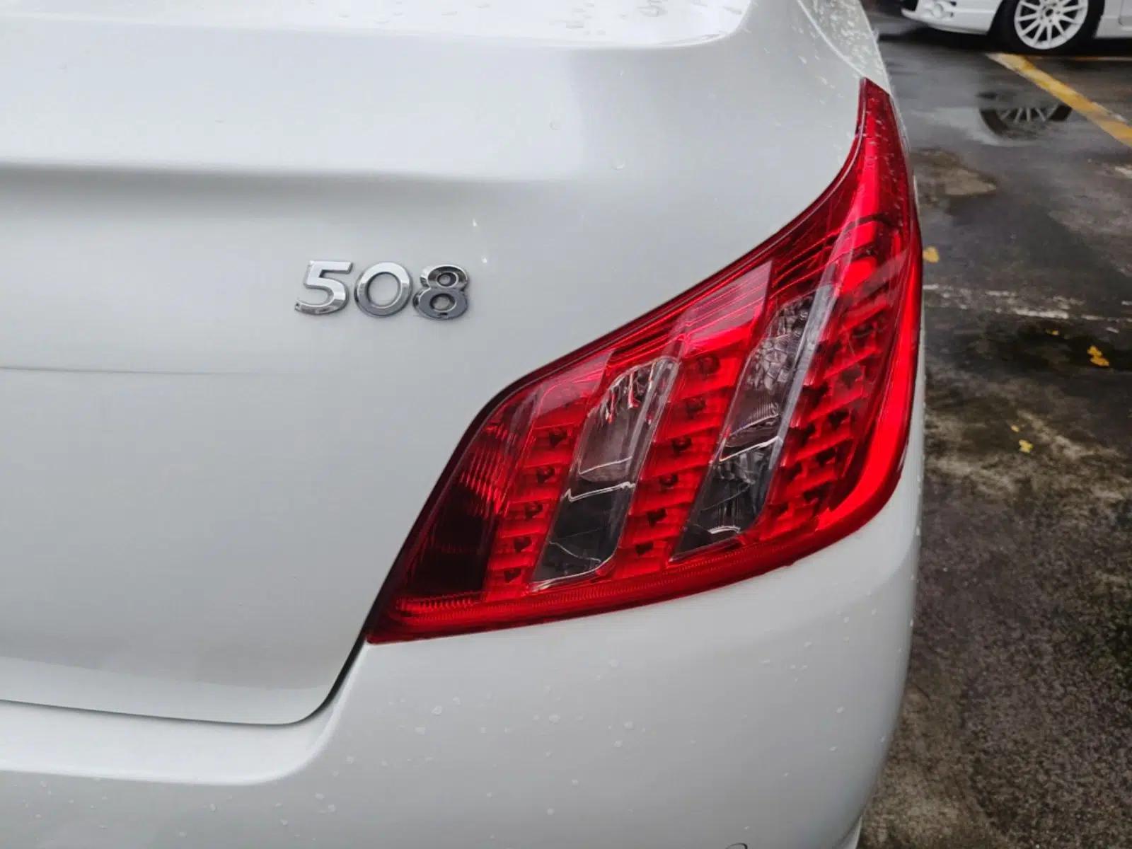 Peugeot 508 2013 2.0L 2nd Anniversary Edition with Automatic Sunroof – Classic Version — миниатюра 9