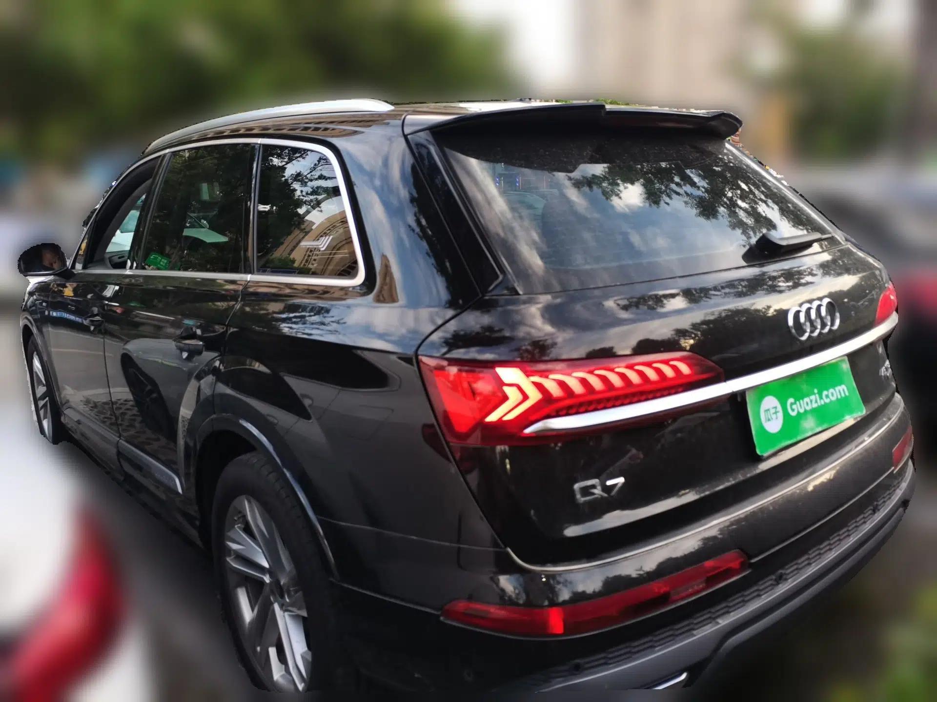 Audi Q7 2023 45 TFSI quattro S line Sport model — миниатюра 4