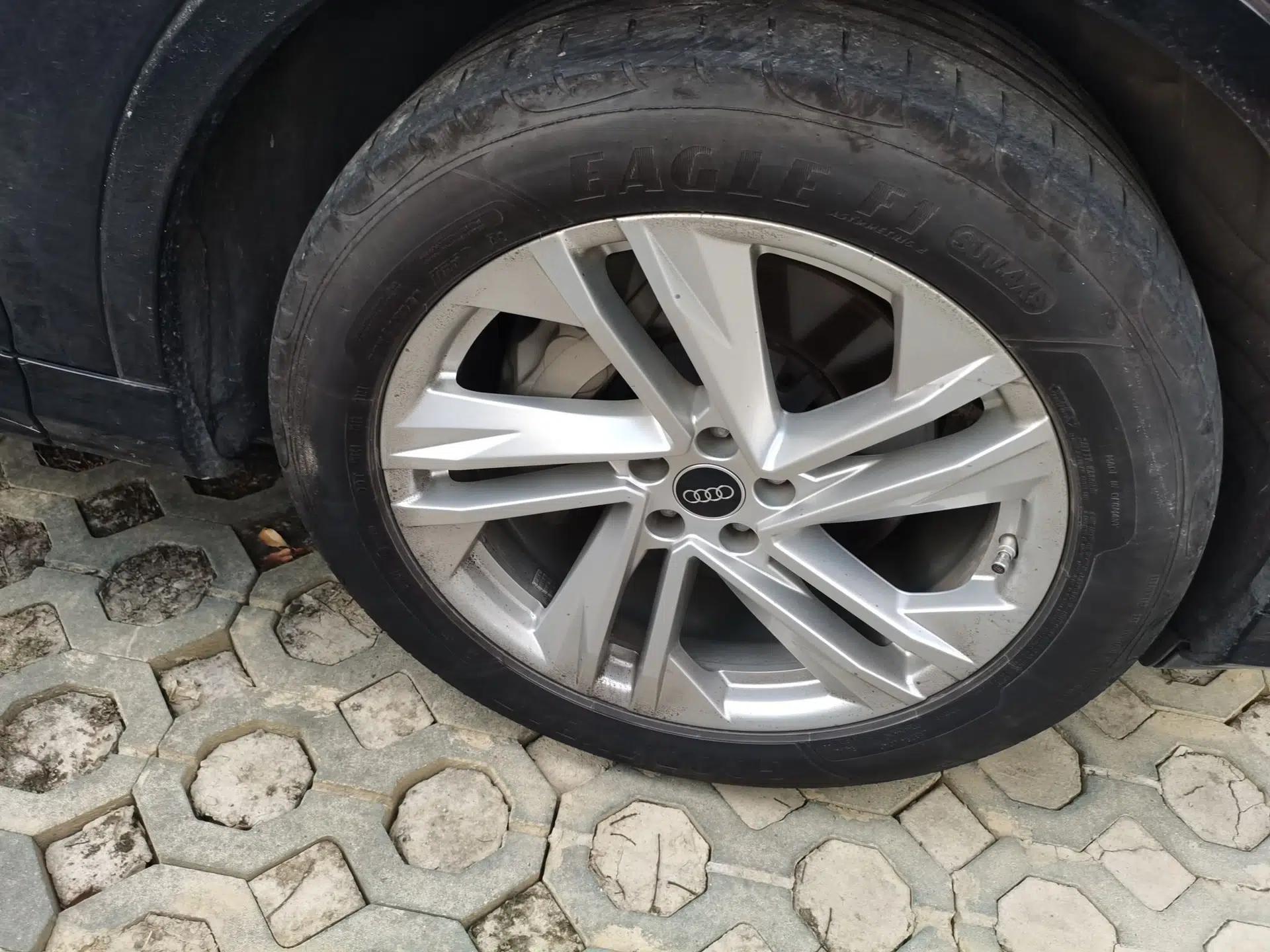 Audi Q7 2023 45 TFSI quattro S line Sport model — миниатюра 8