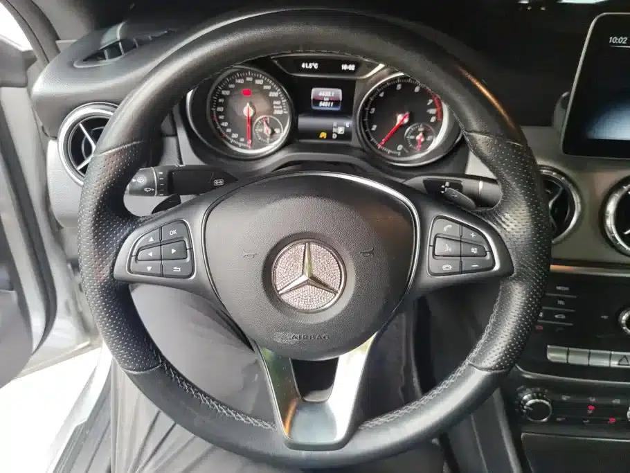 Imported Mercedes-Benz CLA 2018 CLA 200 Fashion Edition — миниатюра 15