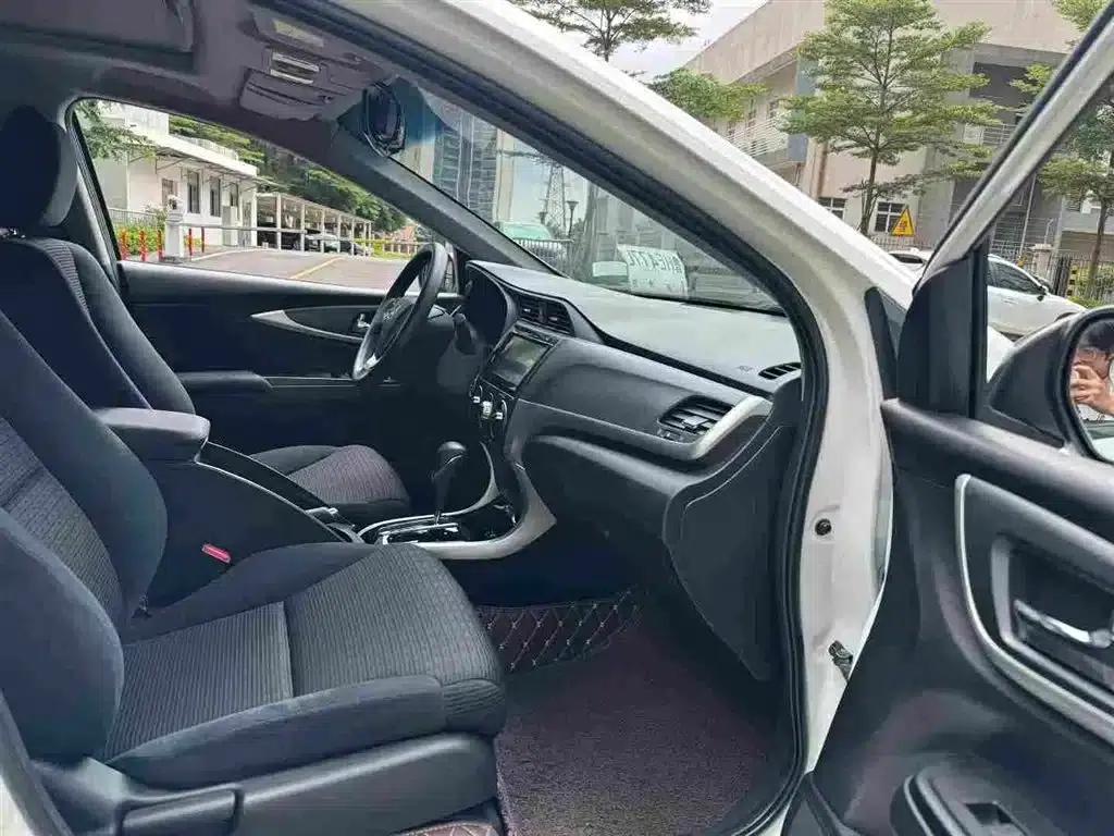 Honda Crider 2016 1.8L CVT Deluxe Edition — миниатюра 8