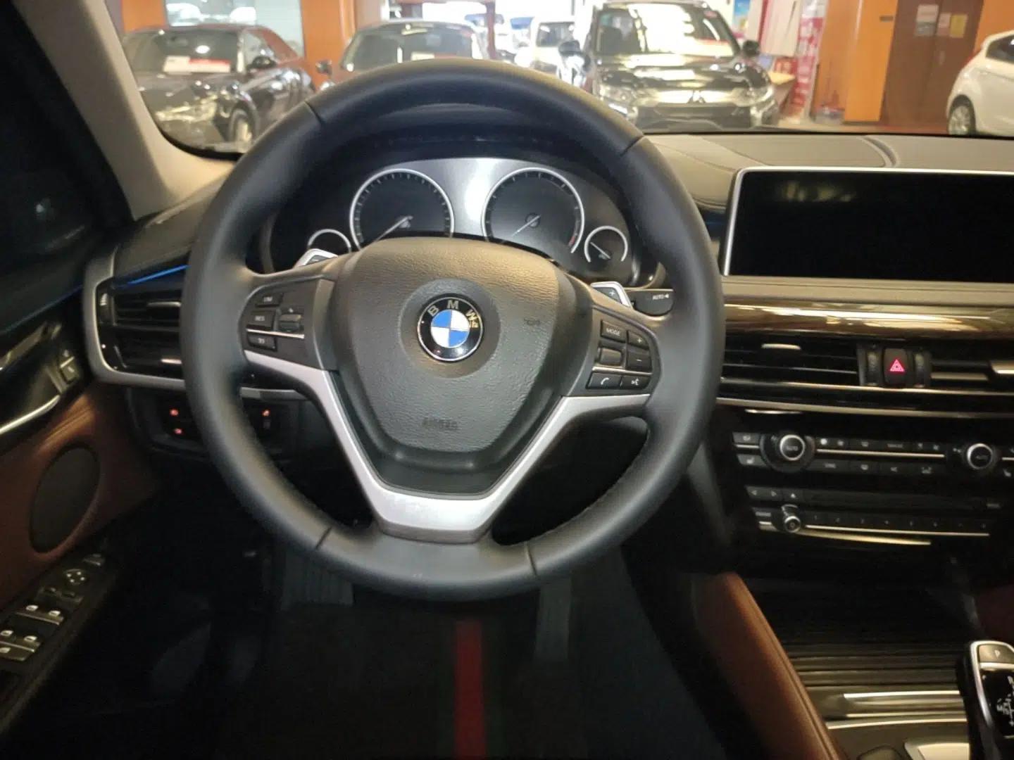 BMW X6 2015 xDrive35i Leading Model — миниатюра 13