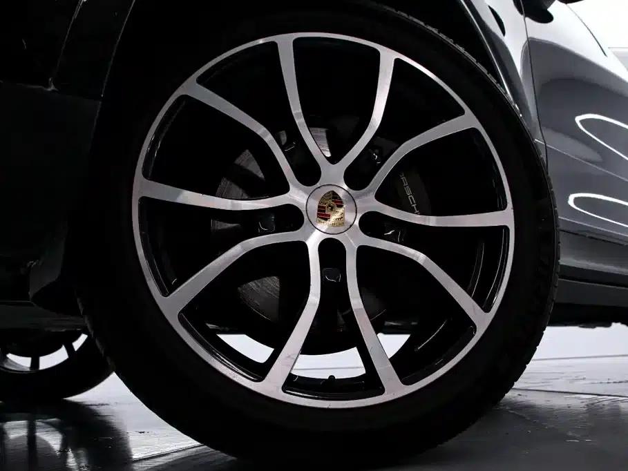 2023 Cayenne 3.0T Platinum Edition — миниатюра 15