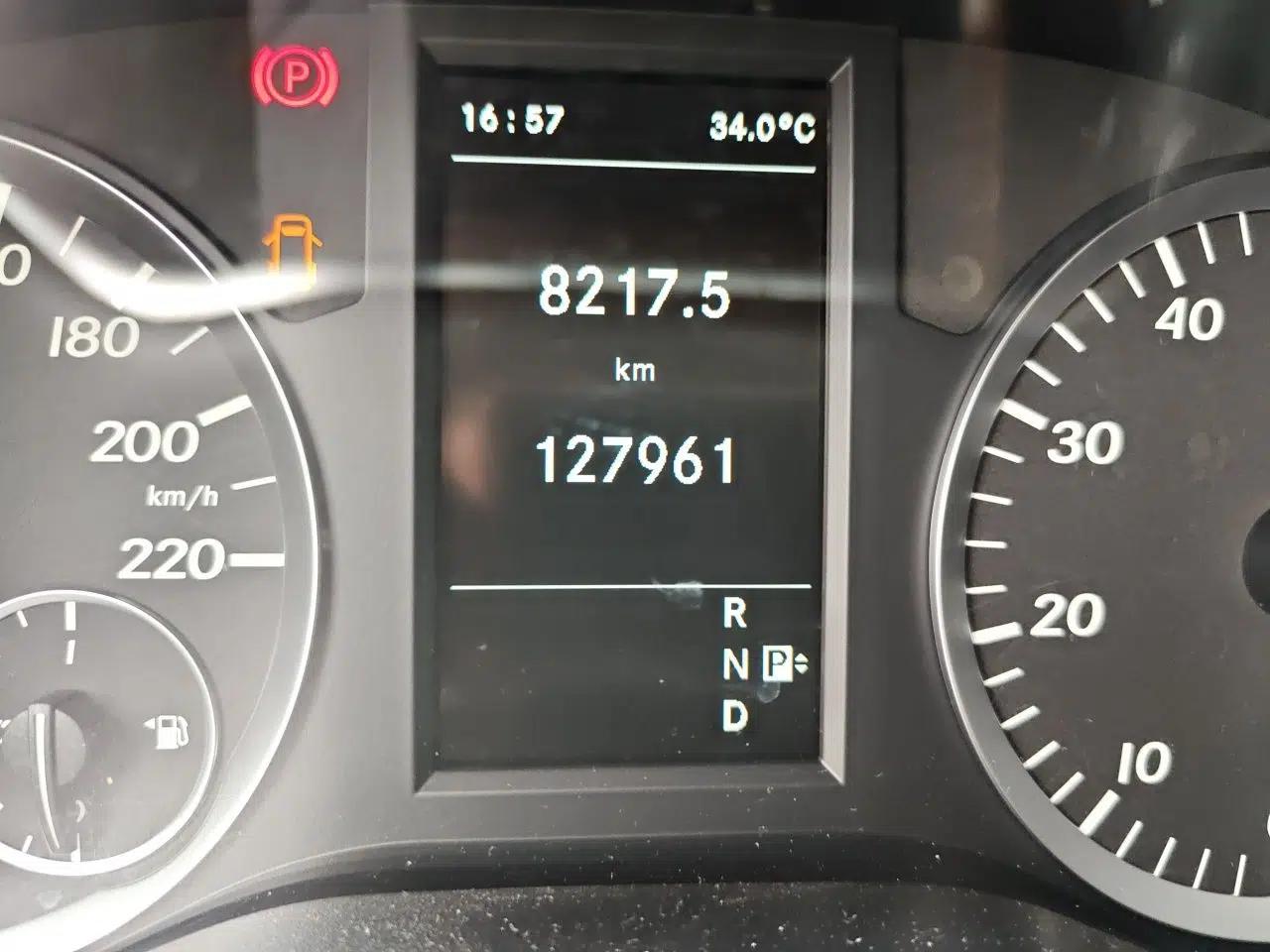 Mercedes-Benz Vito 2018 2.0T Elite Version 7 Seats China V Emission Standard — миниатюра 12