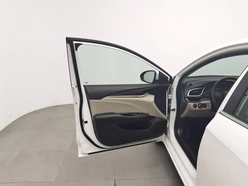 Buick Excelle 2017 15N Automatic Elite — миниатюра 8