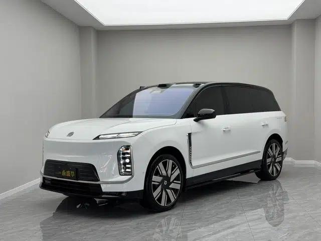 NIO ES9 2026 Executive Signature Edition with 6-seat island