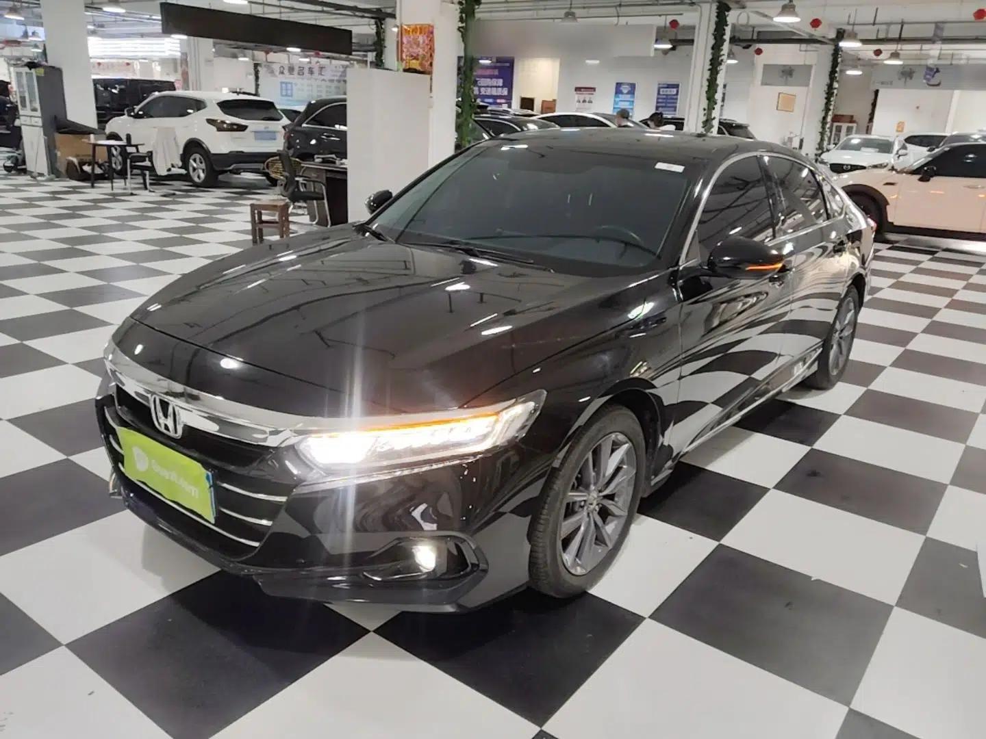 Honda Accord 2022 260TURBO Luxury Edition — миниатюра 1