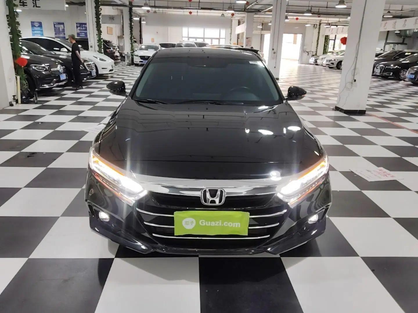 Honda Accord 2022 260TURBO Luxury Edition — миниатюра 2