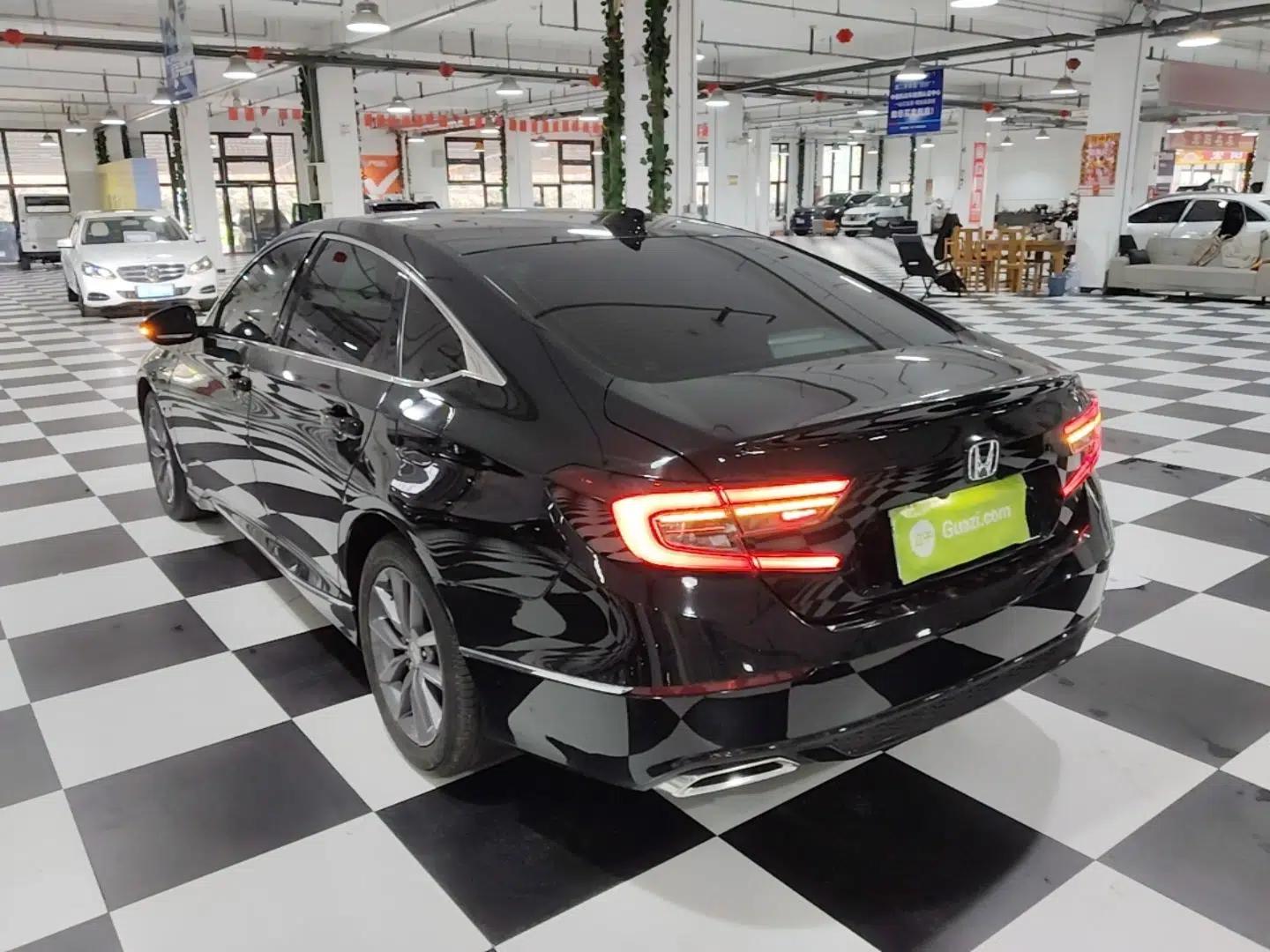 Honda Accord 2022 260TURBO Luxury Edition — миниатюра 4