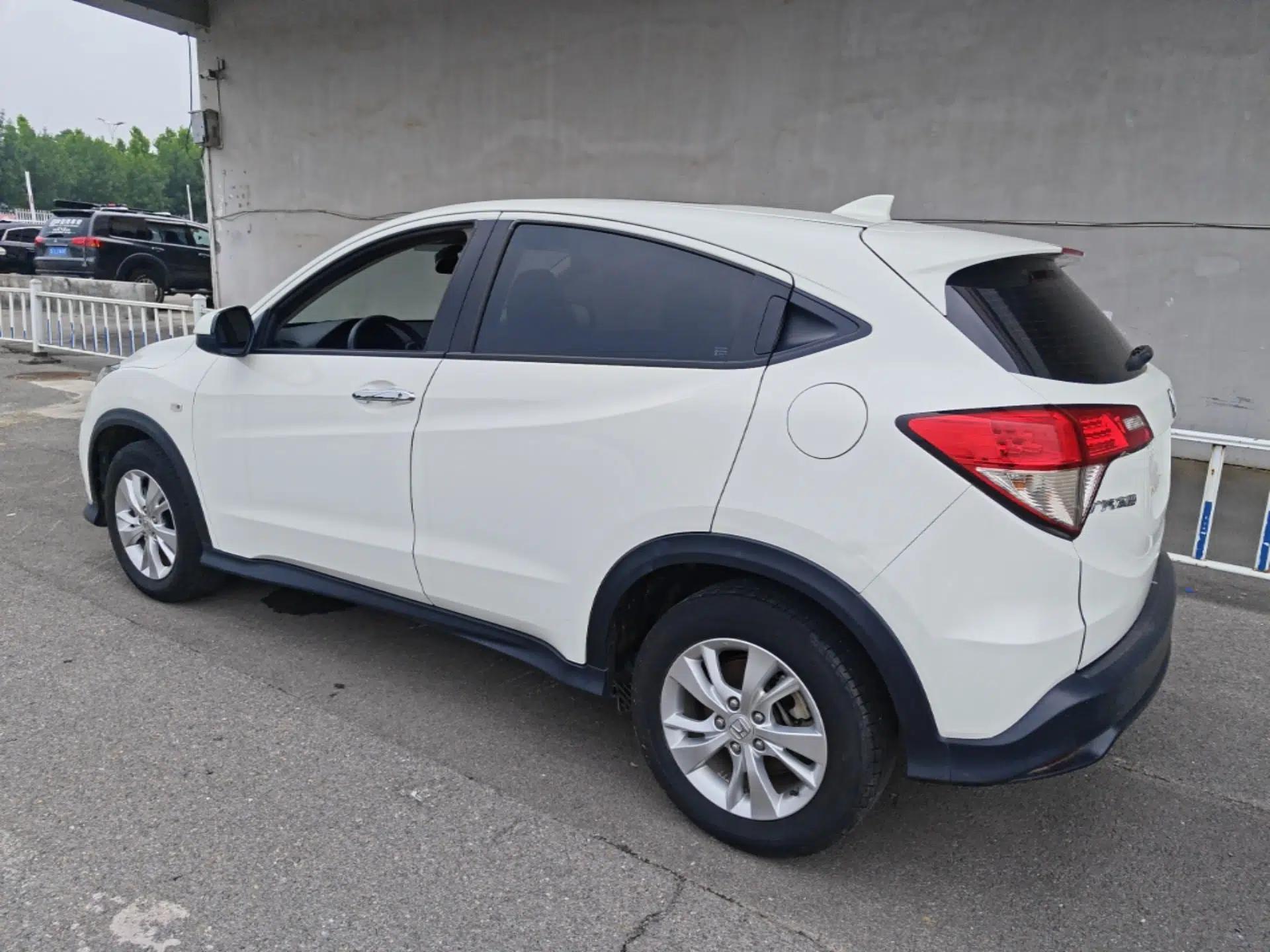 Honda Vezel 2019 1.5L CVT Pioneer Edition China VI — миниатюра 4