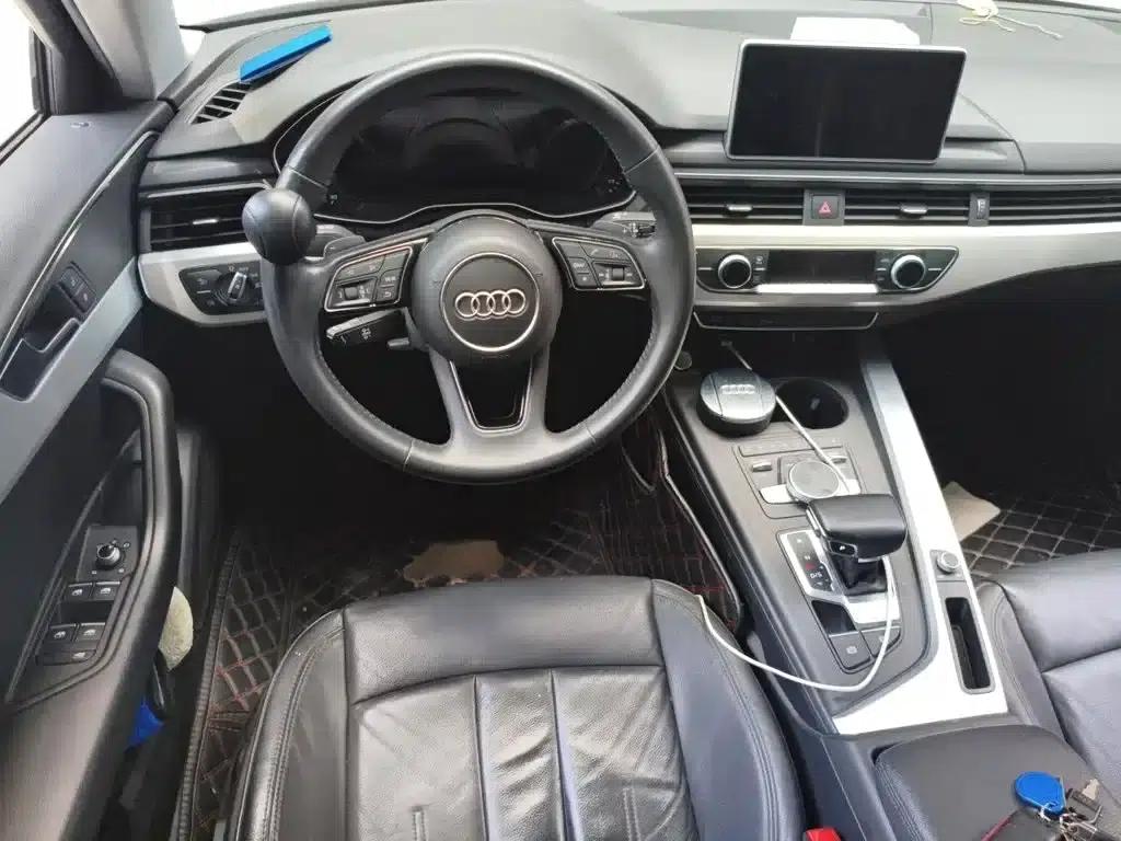 Audi A4L 2018 30th Anniversary Edition 40 TFSI Fashion Model — миниатюра 3