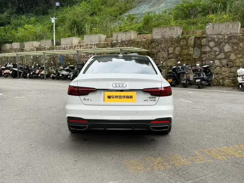 Audi A4L 2022 40 TFSI Luxury Dynamic — миниатюра 3