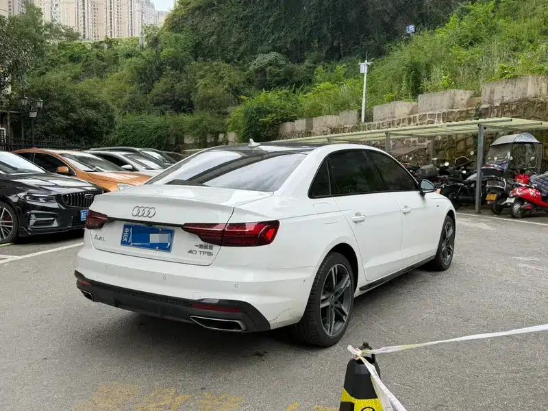 Audi A4L 2022 40 TFSI Luxury Dynamic — миниатюра 4