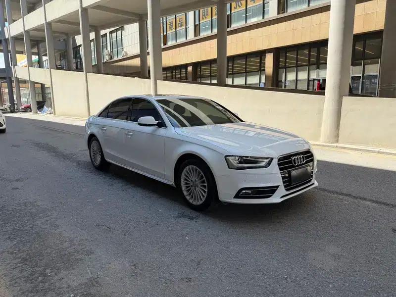 Audi A4L 2016 35 TFSI Classic Edition Automatic Standard Model — миниатюра 3