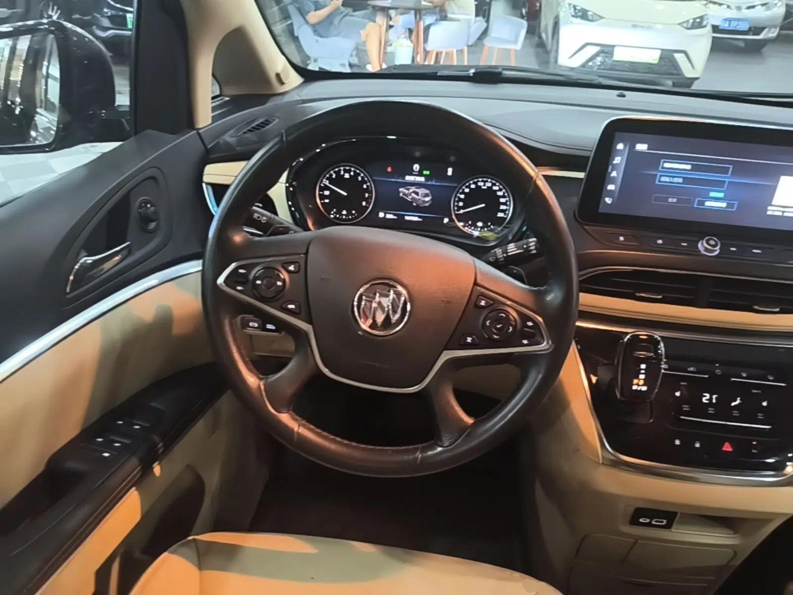 Buick GL8 2023 Facelifted Land Cruiser Executive Luxury Version — миниатюра 13