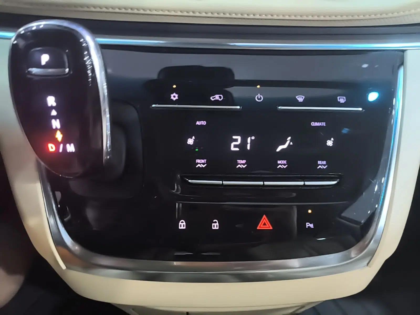 Buick GL8 2023 Facelifted Land Cruiser Executive Luxury Version — миниатюра 15
