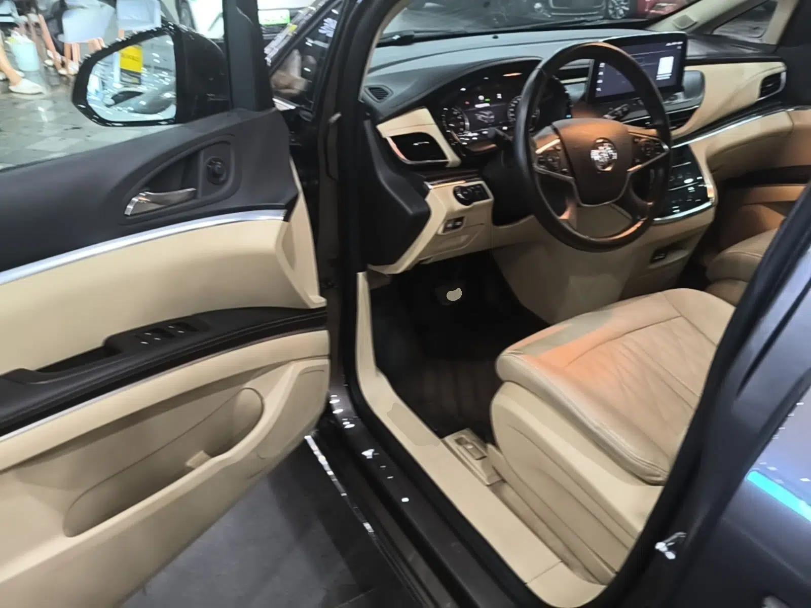 Buick GL8 2023 Facelifted Land Cruiser Executive Luxury Version — миниатюра 18