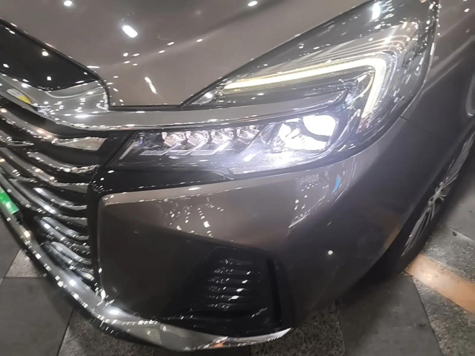 Buick GL8 2023 Facelifted Land Cruiser Executive Luxury Version — миниатюра 8