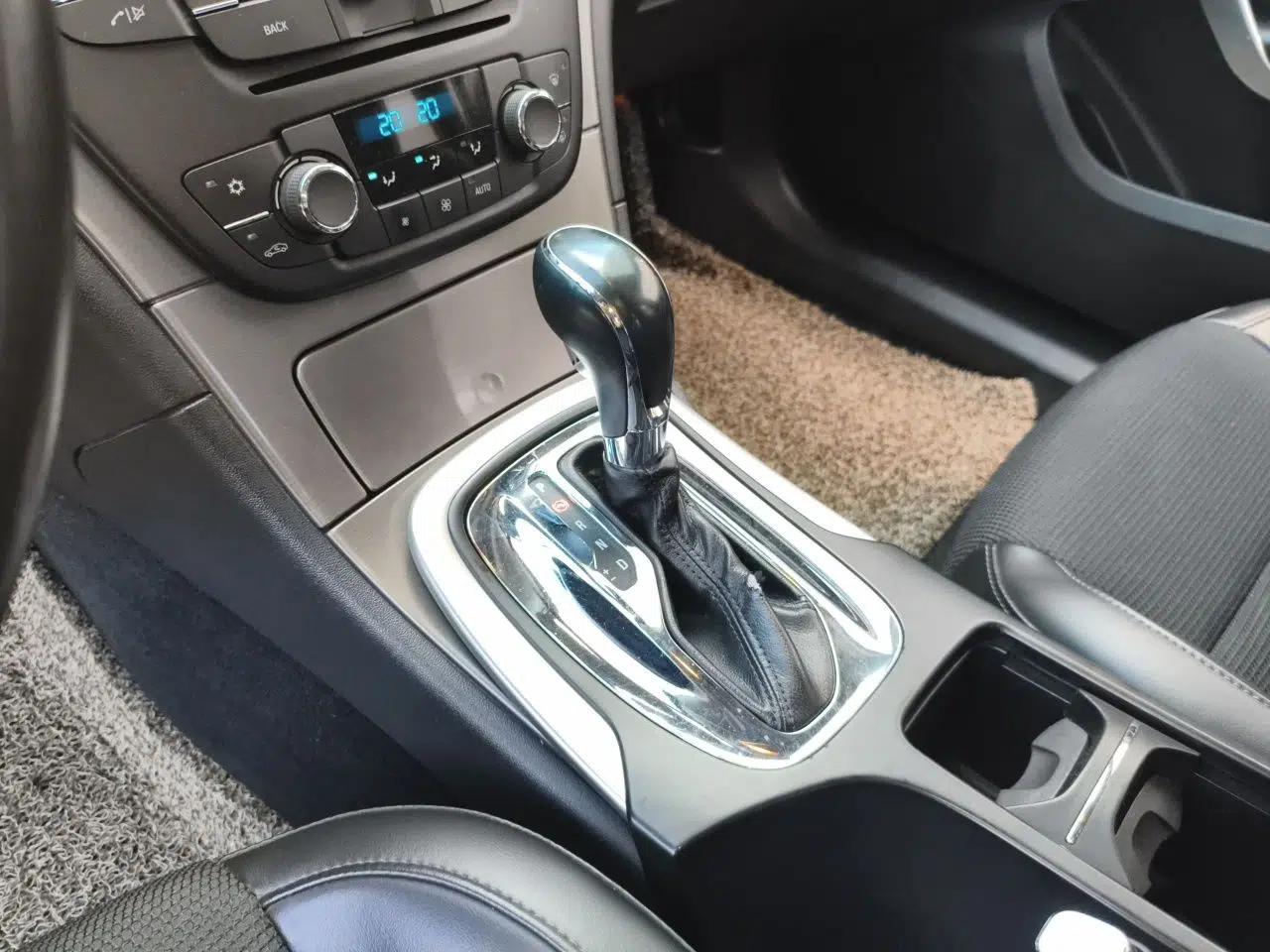 Buick Regal 2013 1.6T Automatic Elite Sport Edition — миниатюра 14