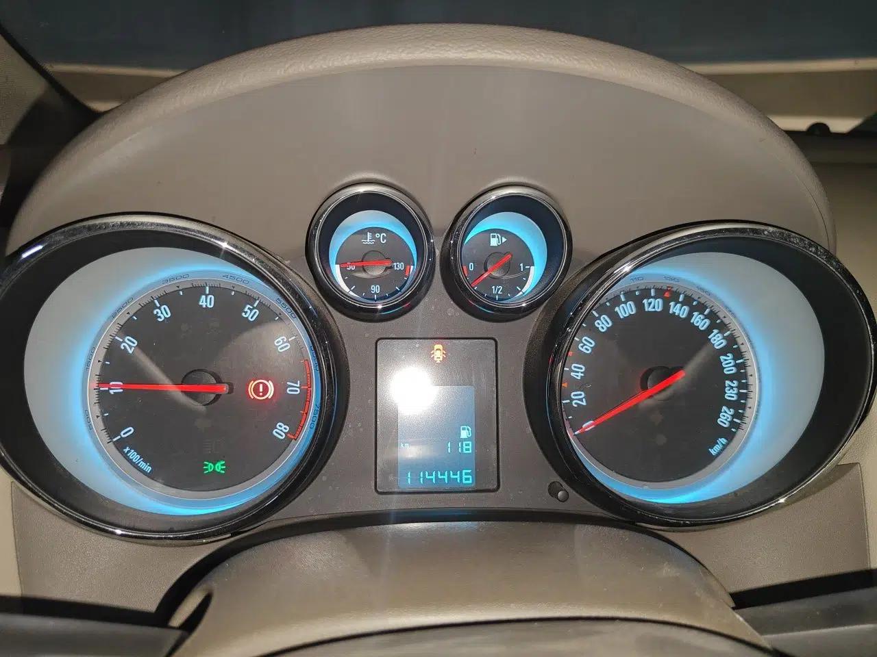 Buick GT 2013 GT 1.6L Automatic Fashion Edition — миниатюра 11