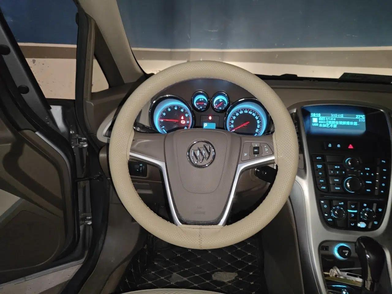 Buick GT 2013 GT 1.6L Automatic Fashion Edition — миниатюра 10