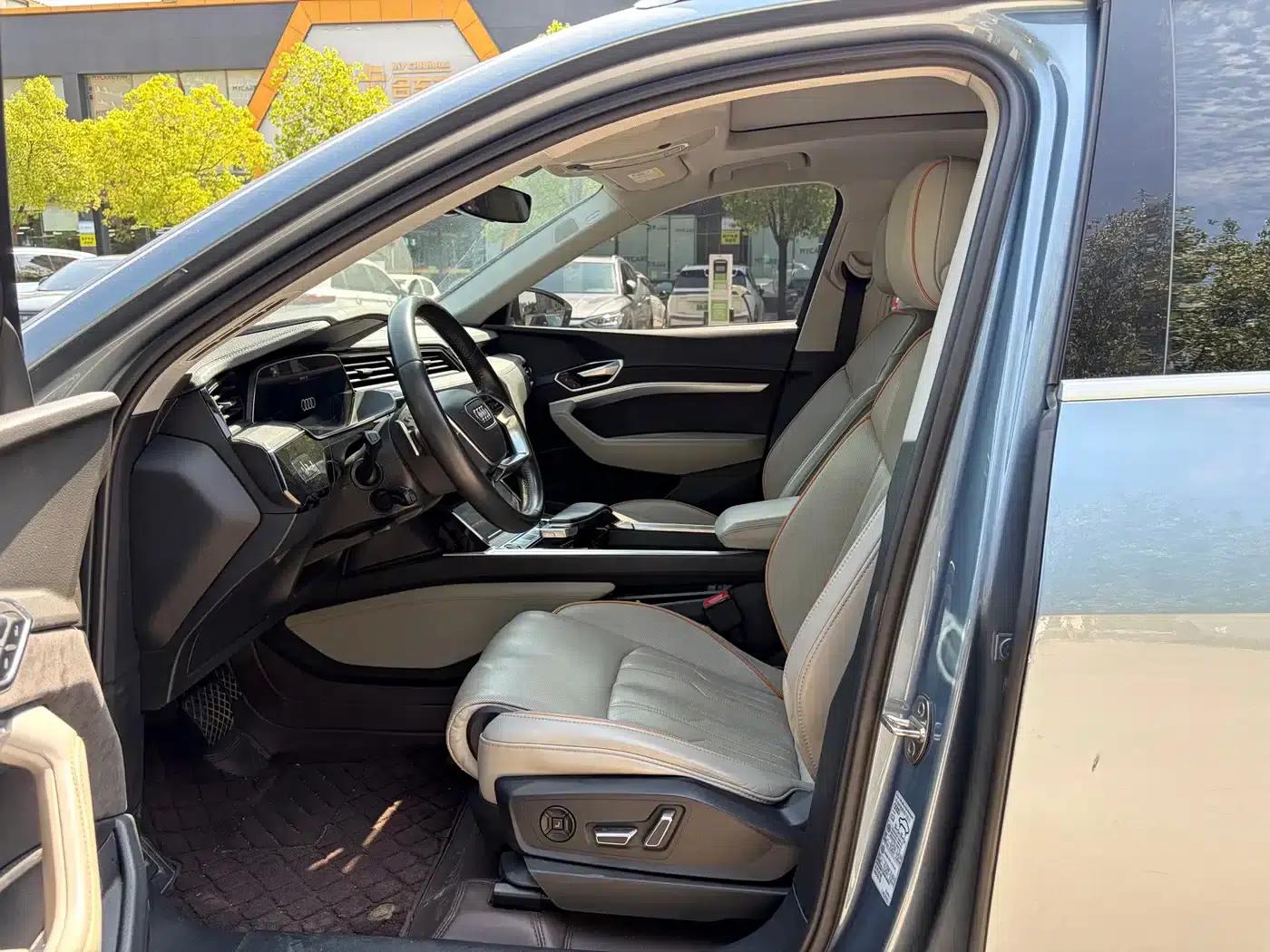 Audi e-tron 2021 50 quattro Premium — миниатюра 4