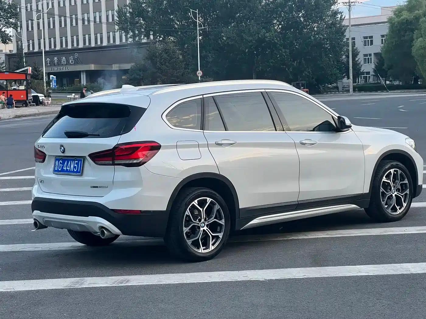 BMW X1 2022 sDrive20Li Premium — миниатюра 6