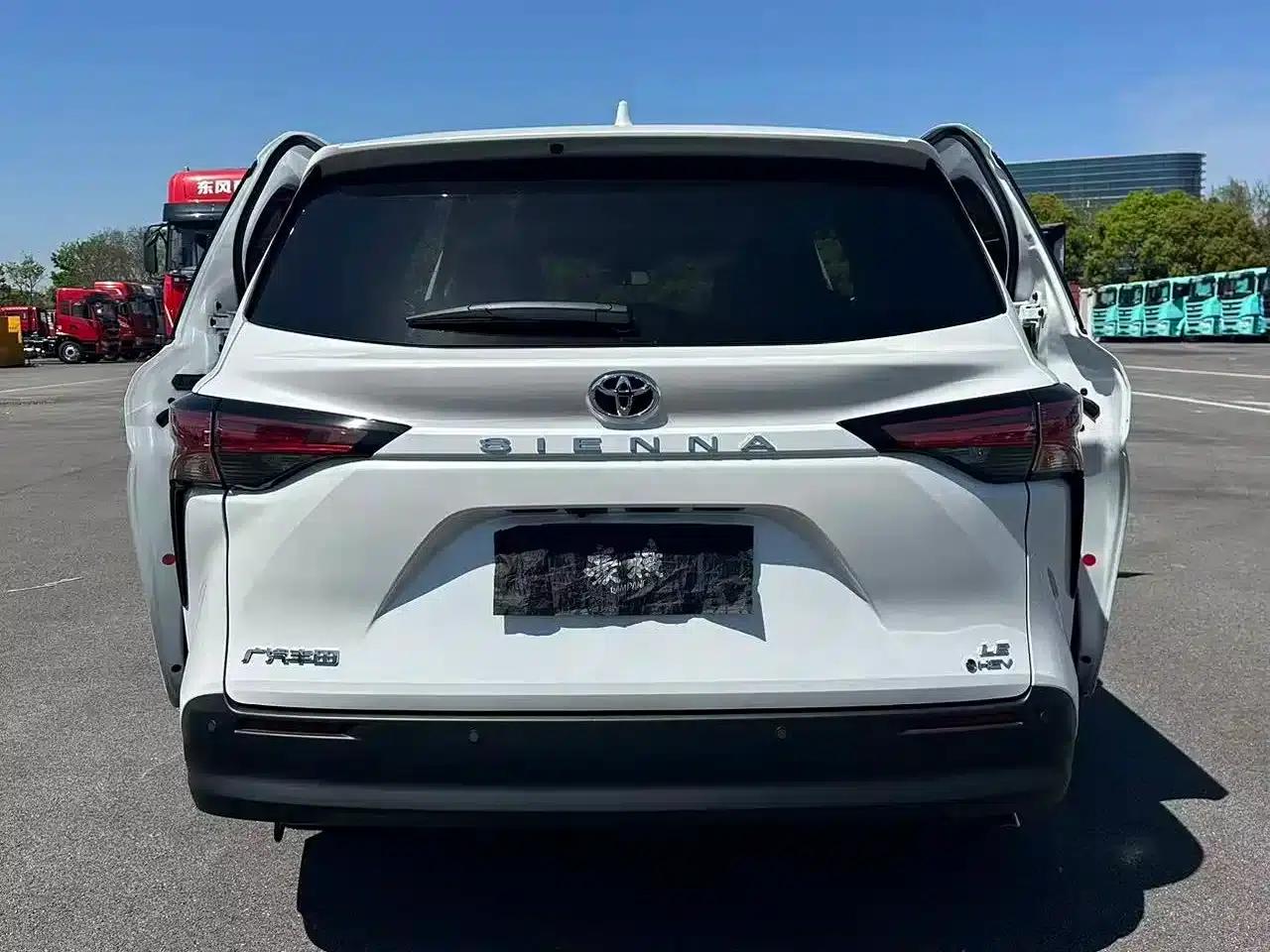 2026 Sienna 2.5L Hybrid 2WD Comfort Edition — миниатюра 11