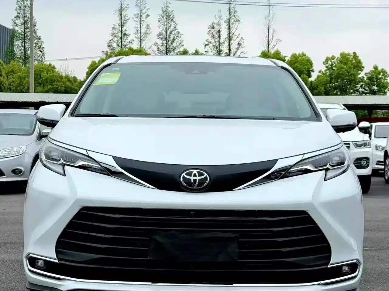 2026 Sienna 2.5L Hybrid 2WD Comfort Edition — миниатюра 13