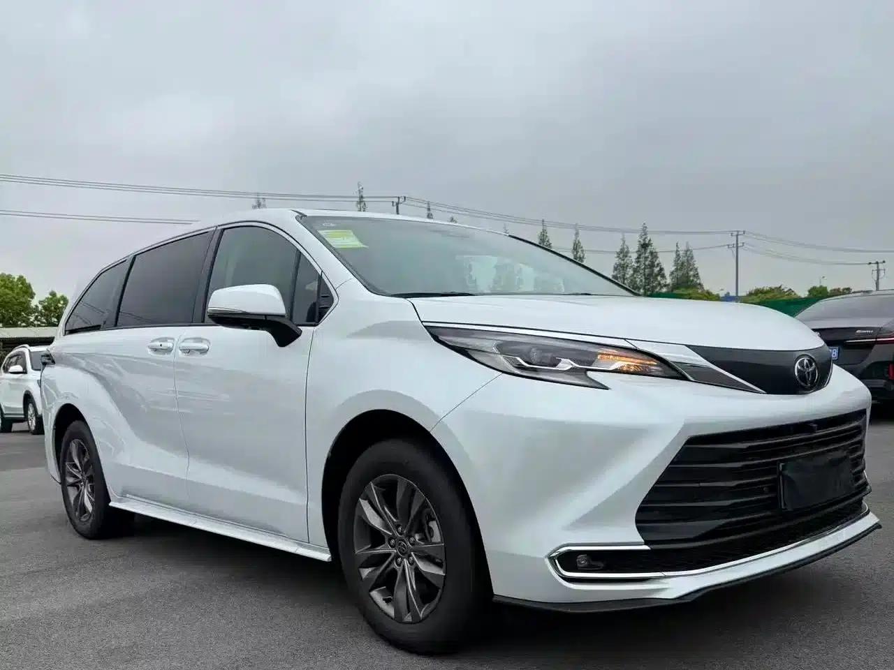2026 Sienna 2.5L Hybrid 2WD Comfort Edition — миниатюра 14