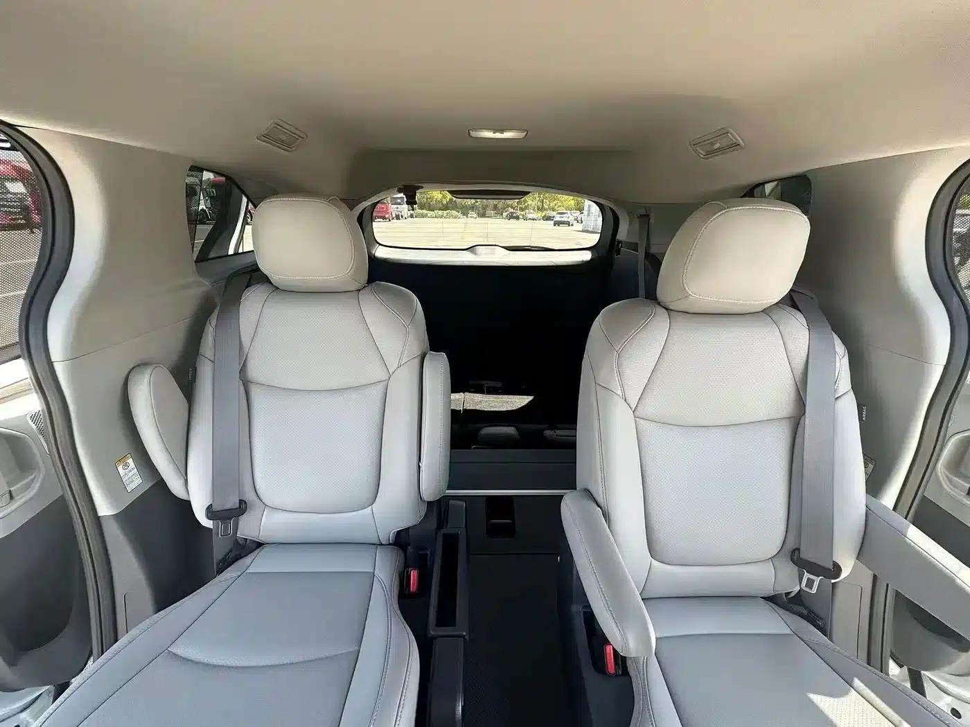 2026 Sienna 2.5L Hybrid 2WD Comfort Edition — миниатюра 6