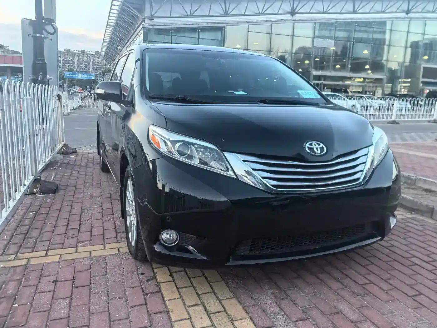 2015 SIENNA 3.5L AWD — миниатюра 3