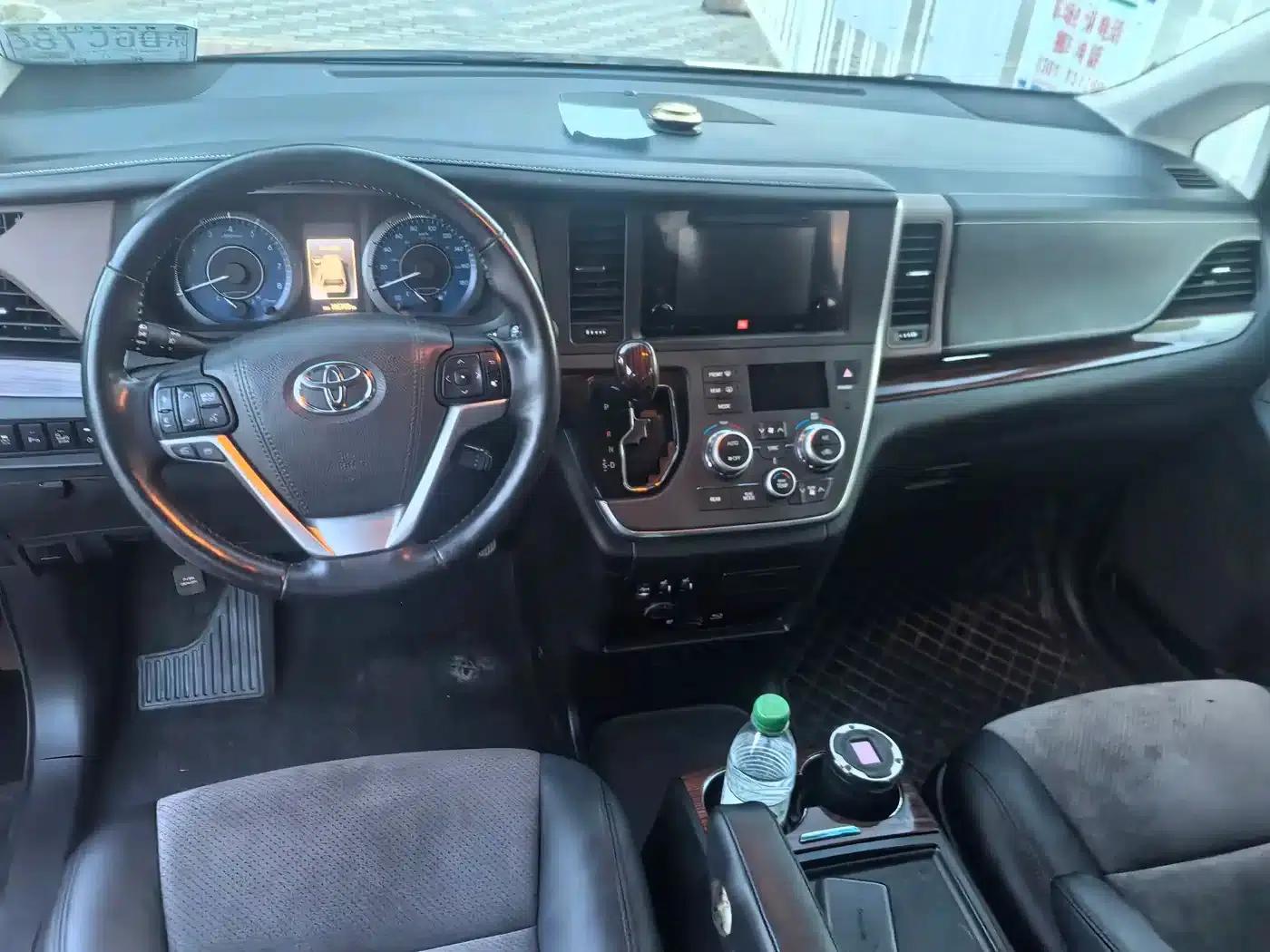 2015 SIENNA 3.5L AWD — миниатюра 6