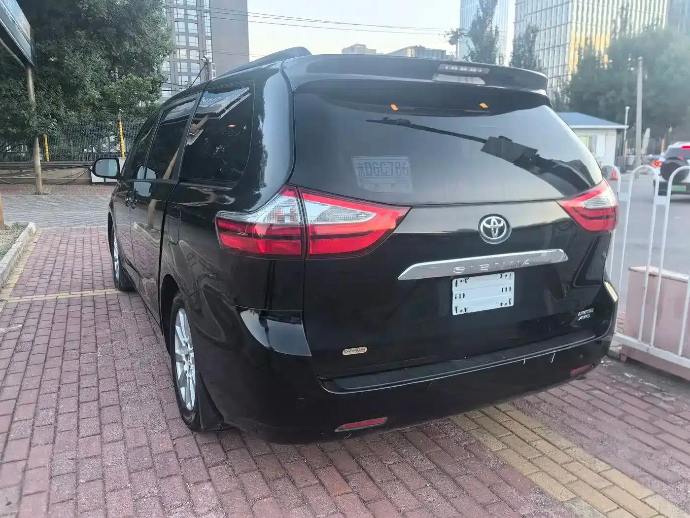 2015 SIENNA 3.5L AWD — миниатюра 9