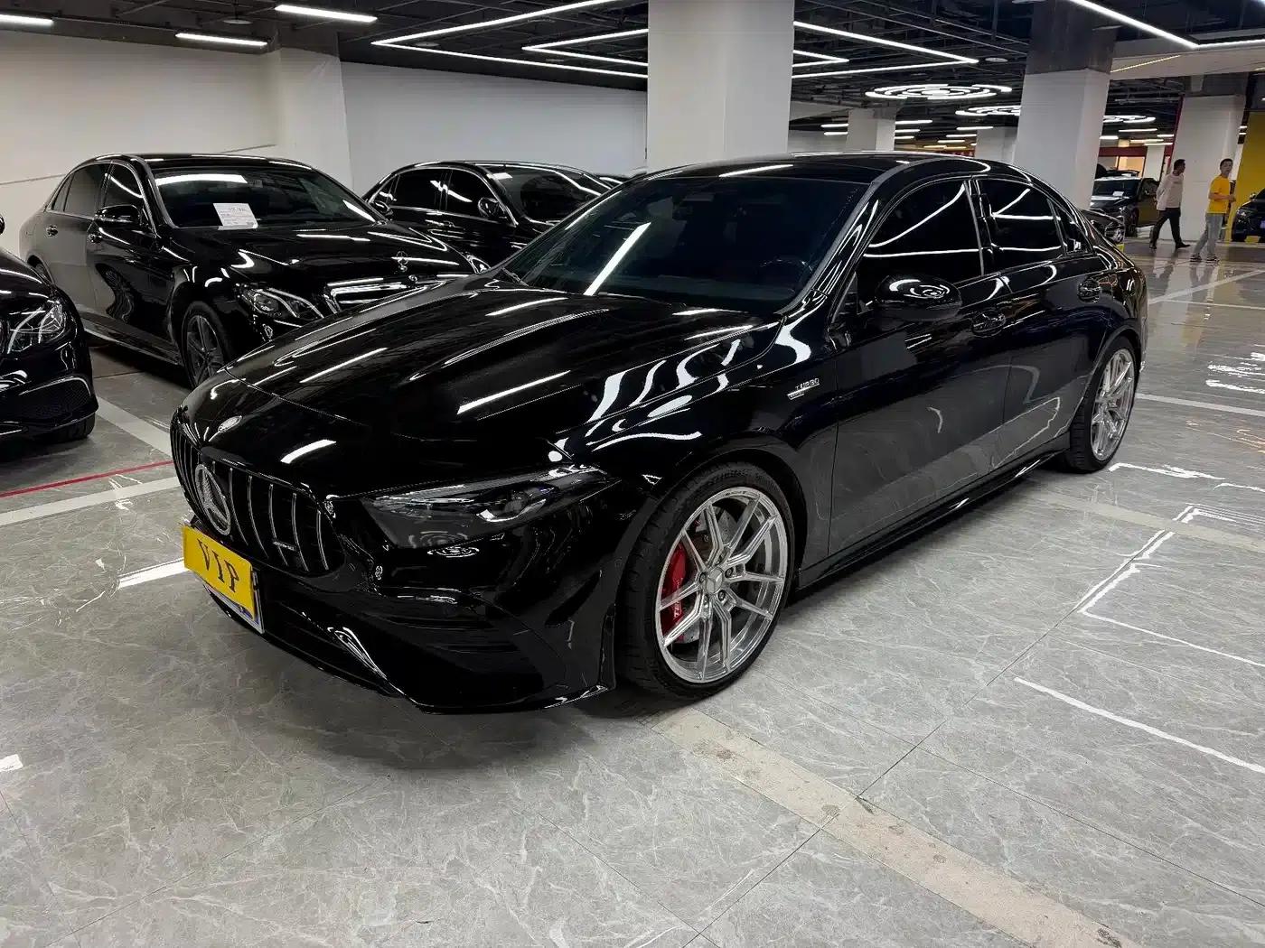 2024 Mercedes-Benz A-Class AMG A 35 L 4MATIC — миниатюра 1