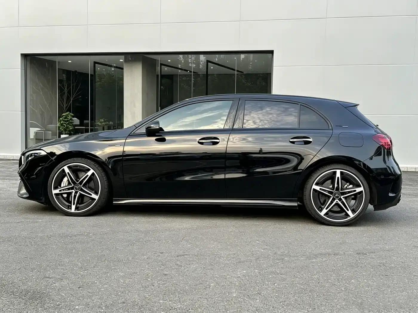 Imported 2026 Mercedes-Benz A-Class AMG A 35 4MATIC — миниатюра 4