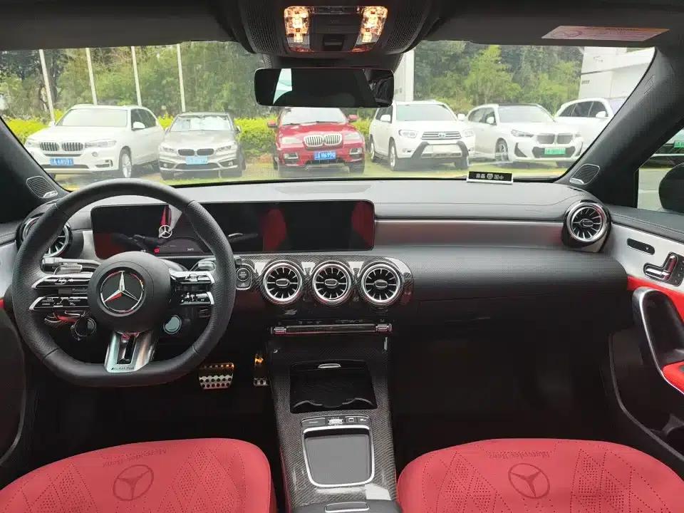 Imported 2026 Mercedes-Benz A-Class AMG A 35 4MATIC — миниатюра 6