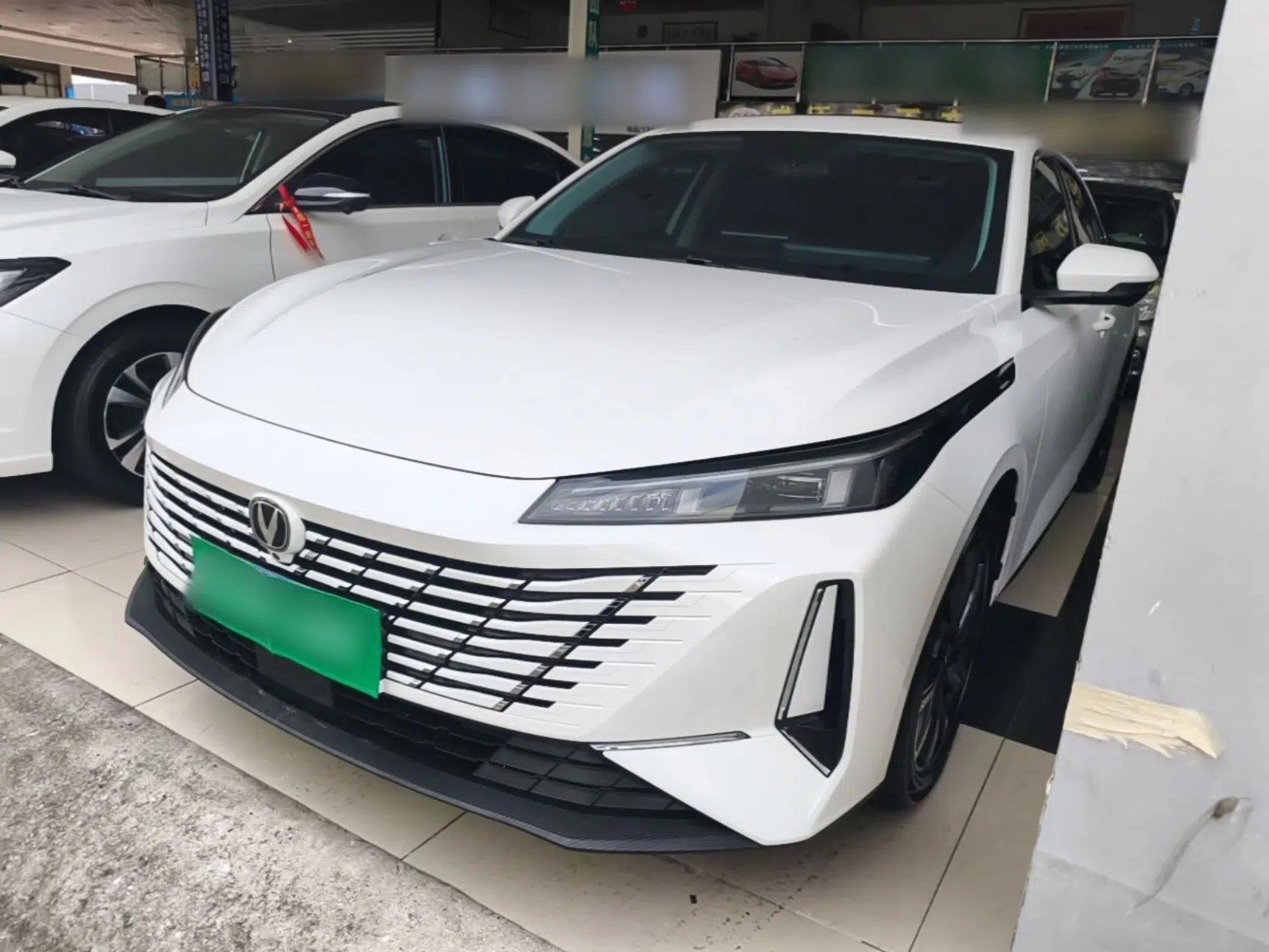 CHANGAN Eado 2025 Blue Whale 1.5T 500Bar Flagship Model — миниатюра 1