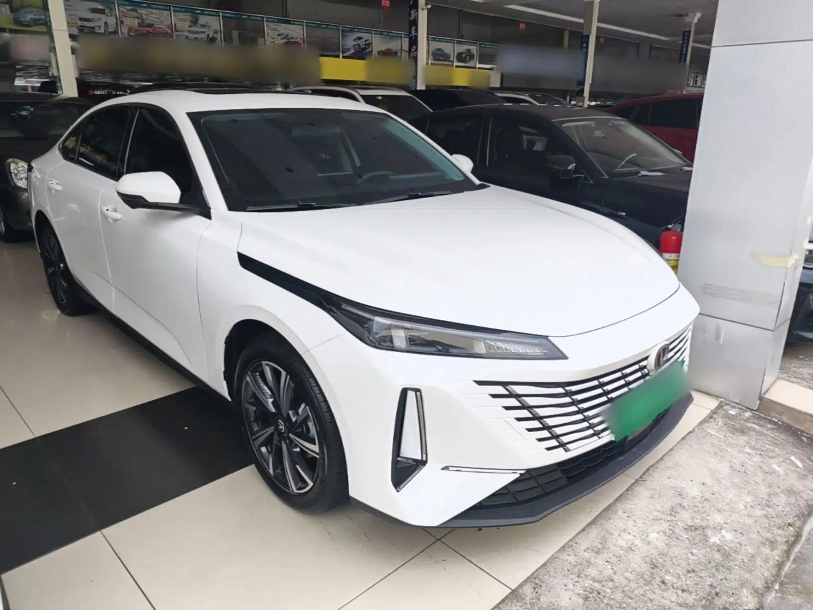 CHANGAN Eado 2025 Blue Whale 1.5T 500Bar Flagship Model — миниатюра 3