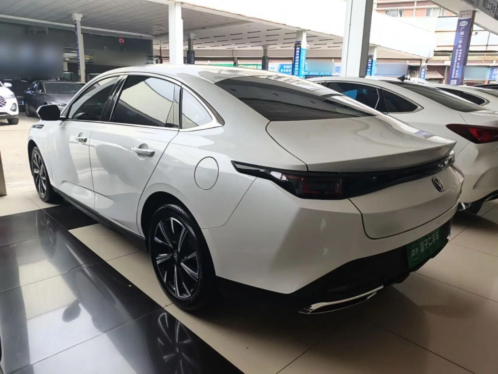 CHANGAN Eado 2025 Blue Whale 1.5T 500Bar Flagship Model — миниатюра 4