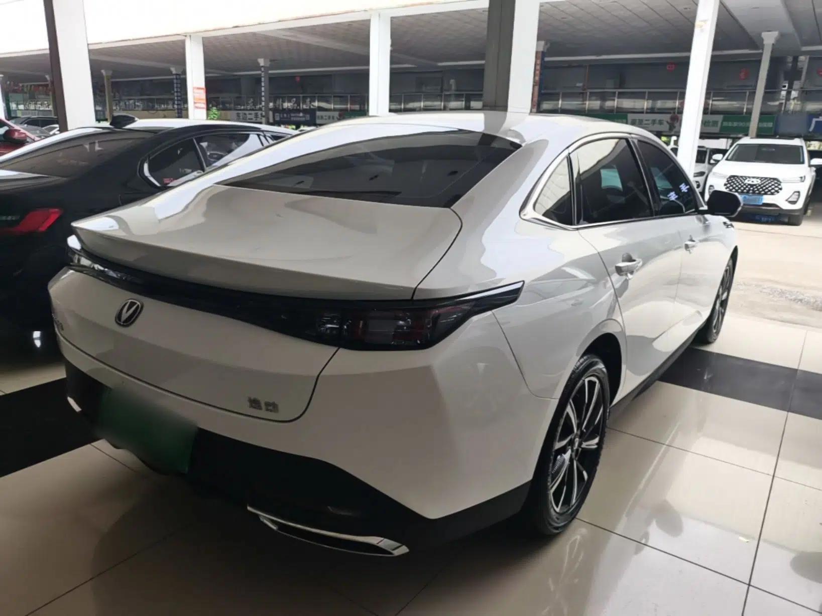 CHANGAN Eado 2025 Blue Whale 1.5T 500Bar Flagship Model — миниатюра 6