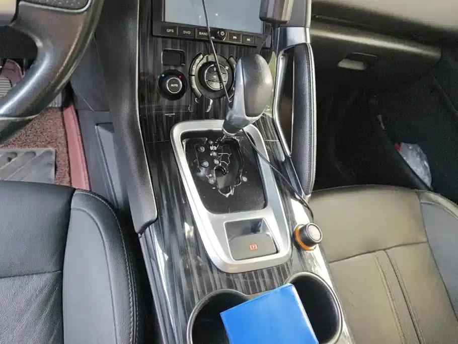 Peugeot 3008 2015 2.0L Automatic Trend Edition — миниатюра 16