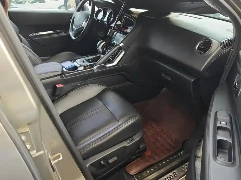 Peugeot 3008 2015 2.0L Automatic Trend Edition — миниатюра 8