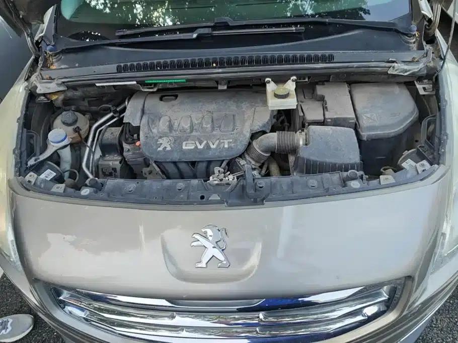 Peugeot 3008 2015 2.0L Automatic Trend Edition — миниатюра 10