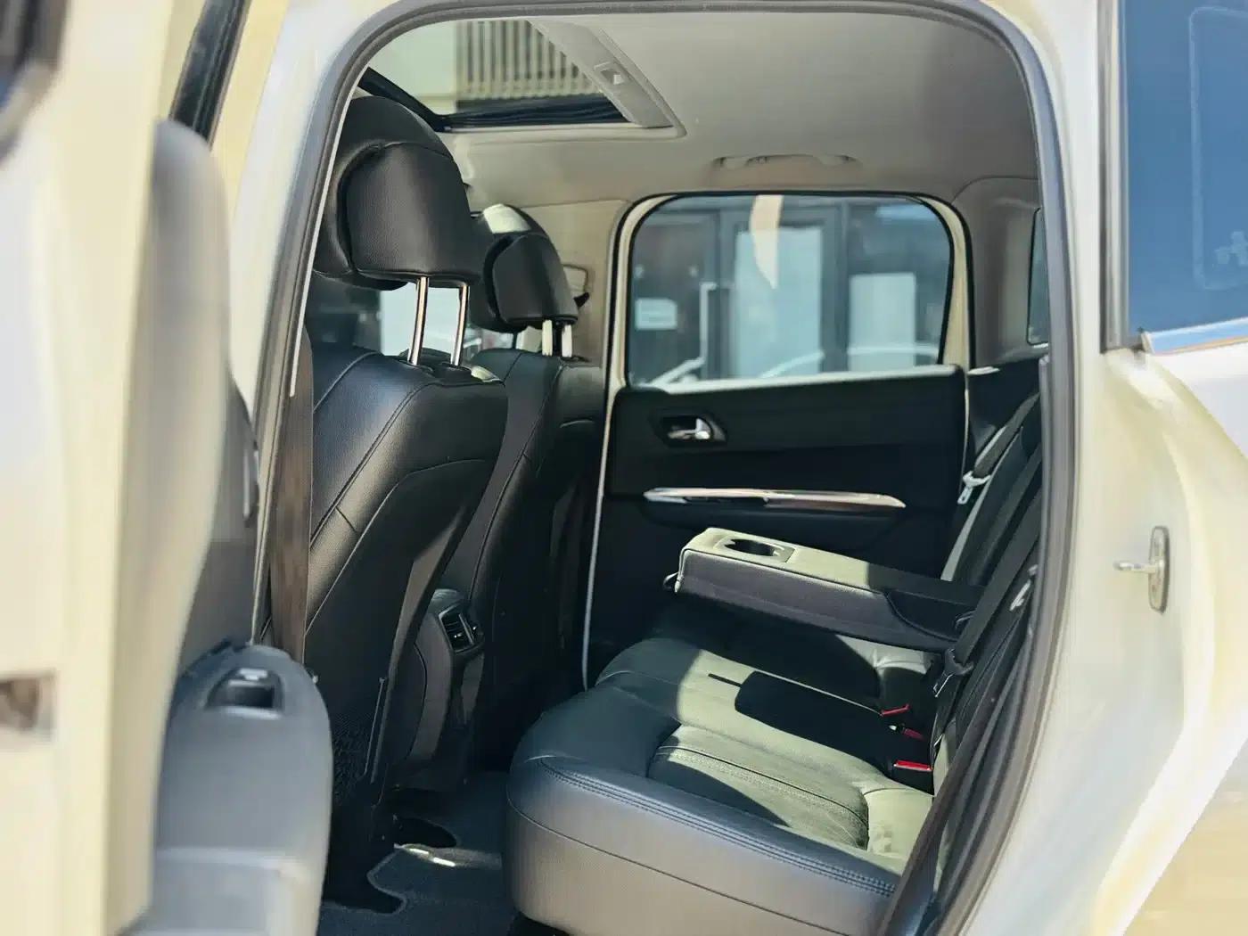 Peugeot 3008 2013 1.6THP Automatic Premium Edition — миниатюра 12