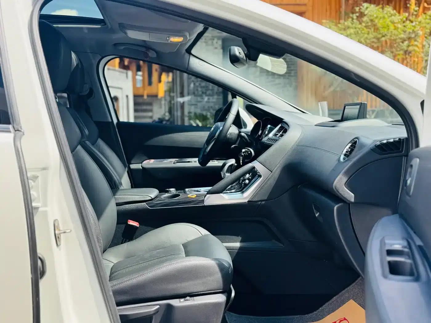 Peugeot 3008 2013 1.6THP Automatic Premium Edition — миниатюра 13