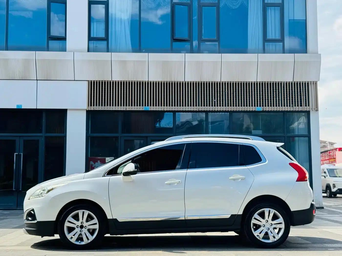Peugeot 3008 2013 1.6THP Automatic Premium Edition — миниатюра 4