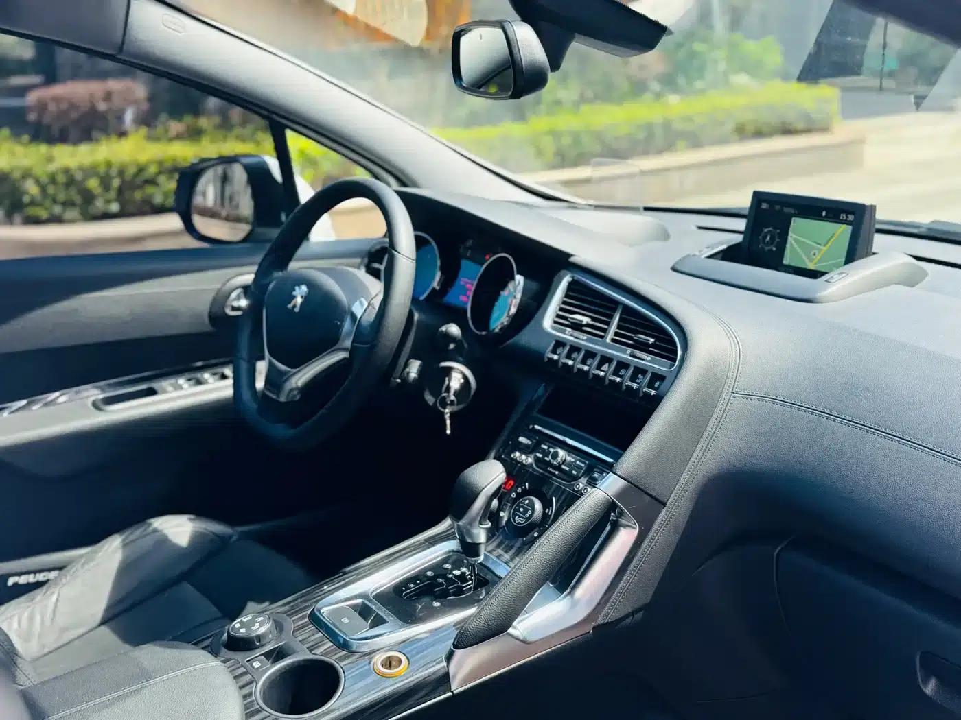 Peugeot 3008 2013 1.6THP Automatic Premium Edition — миниатюра 9